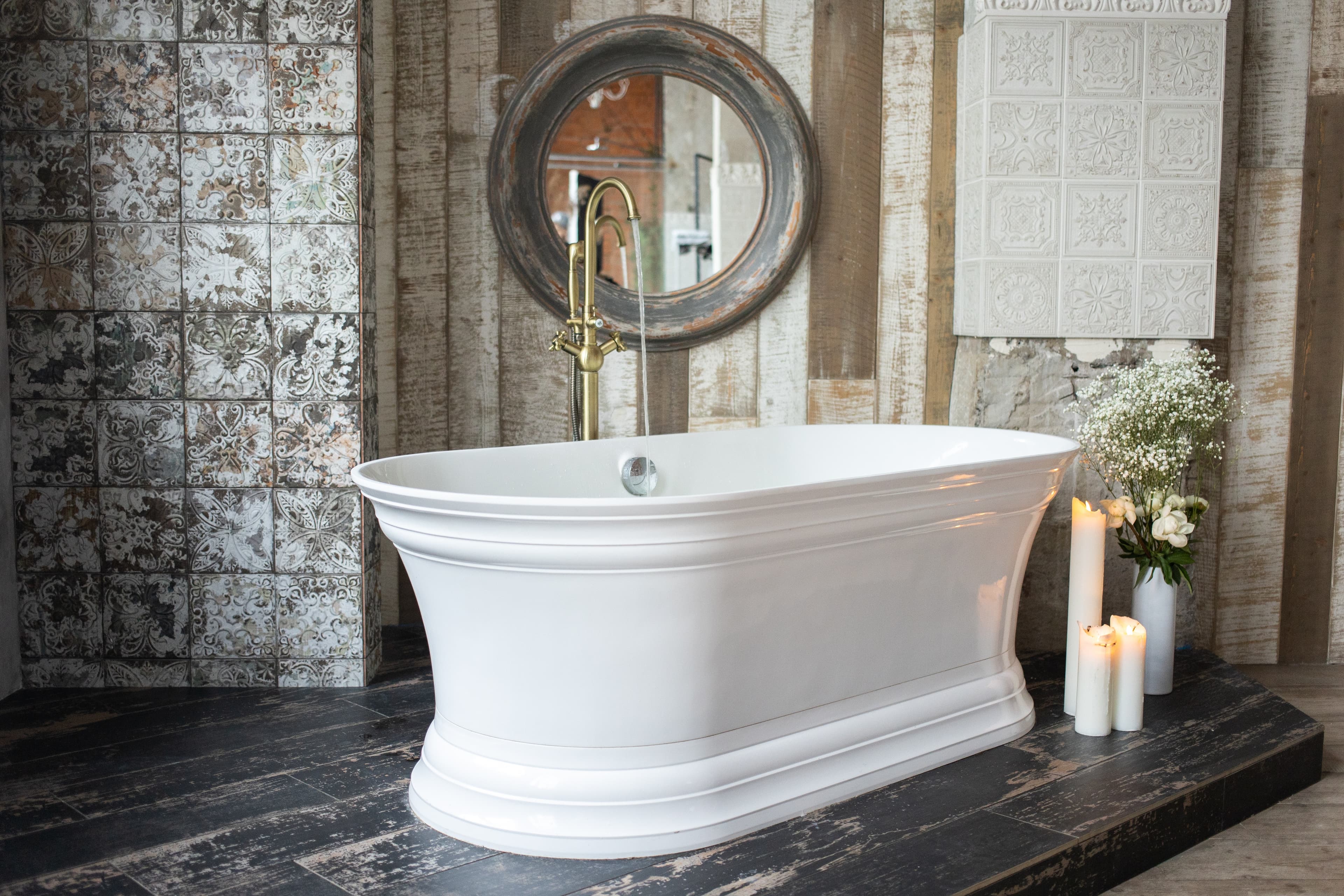 Copper freestanding tub